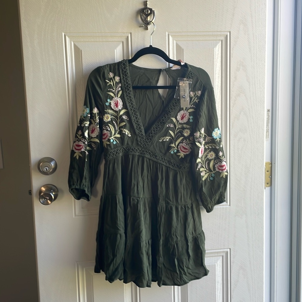 NWT Francesca’s/Audrey Parks Embroidered Dress
